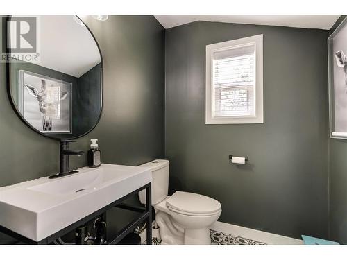 7010 Sun Valley Road, Kelowna, BC - Indoor Photo Showing Bathroom