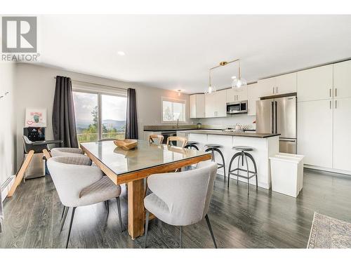 7010 Sun Valley Road, Kelowna, BC - Indoor Photo Showing Dining Room