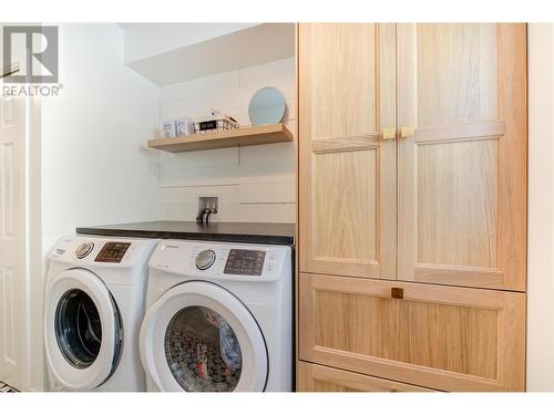 7010 Sun Valley Road, Kelowna, BC - Indoor Photo Showing Laundry Room