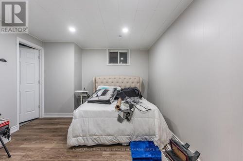 1201 Kane Road, Mississauga, ON - Indoor Photo Showing Bedroom