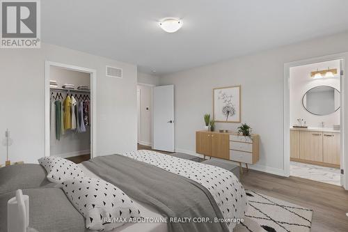 1354 William Halton Parkway, Oakville, ON - Indoor Photo Showing Bedroom