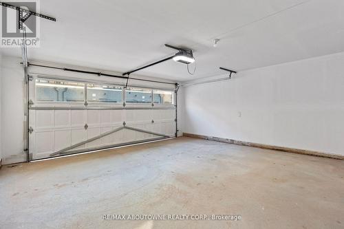 1354 William Halton Parkway, Oakville, ON - Indoor Photo Showing Garage