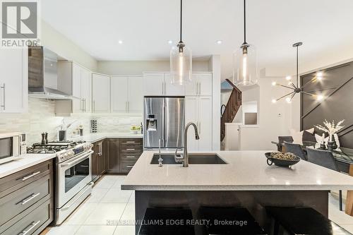 2 - 2086 Ghent Avenue, Burlington, ON - Indoor Photo Showing Kitchen With Stainless Steel Kitchen With Upgraded Kitchen