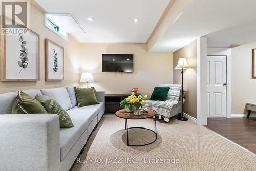 62 Pidduck Street, Clarington (Courtice), ON - Indoor Photo Showing Living Room