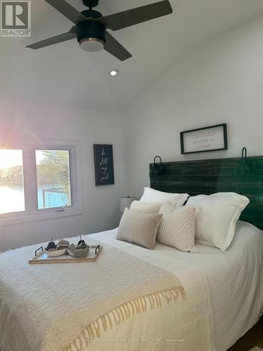 189 Lightning Point Road, Kawartha Lakes, ON - Indoor Photo Showing Bedroom