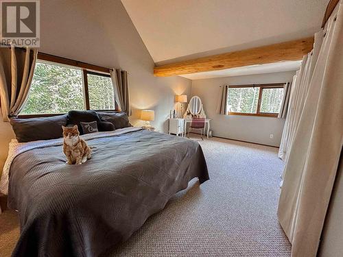 7895 Dean Road, Bridge Lake, BC - Indoor Photo Showing Bedroom