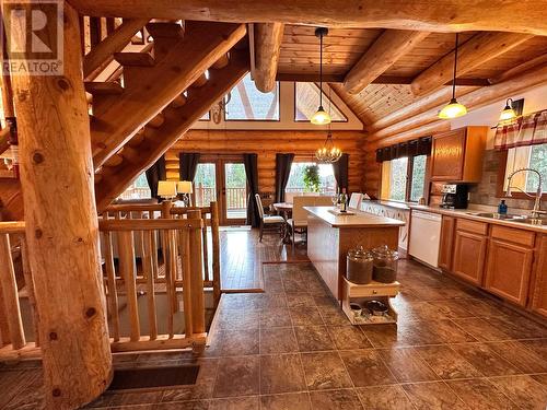 7895 Dean Road, Bridge Lake, BC - Indoor