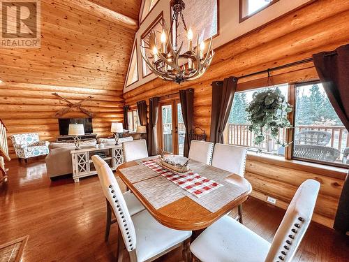 7895 Dean Road, Bridge Lake, BC - Indoor Photo Showing Dining Room