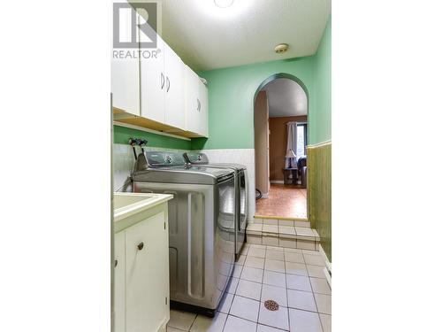 206 Rainbow Boulevard, Kitimat, BC - Indoor Photo Showing Laundry Room