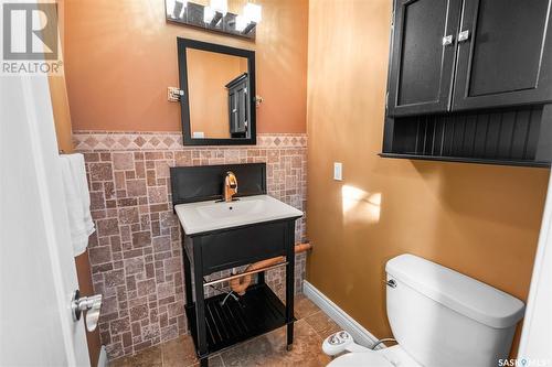 3723 Taylor Street E, Saskatoon, SK - Indoor Photo Showing Bathroom With Fireplace