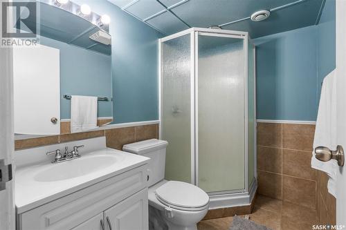 3723 Taylor Street E, Saskatoon, SK - Indoor Photo Showing Bathroom