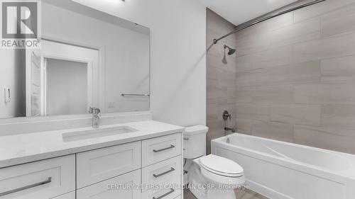 402 - 1975 Fountain Grass Drive, London, ON - Indoor Photo Showing Bathroom