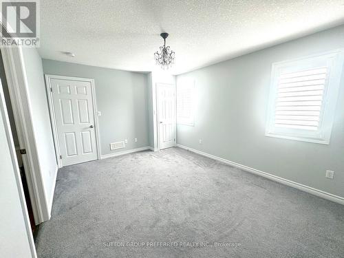 1851 Frederick Crescent, London, ON - Indoor Photo Showing Kitchen With Upgraded Kitchen