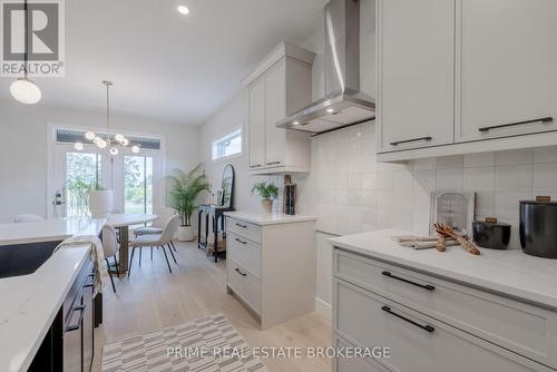 46 Elwood Street, Strathroy-Caradoc (Caradoc), ON - Indoor Photo Showing Kitchen