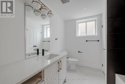 46 Elwood Street, Strathroy-Caradoc (Caradoc), ON - Indoor Photo Showing Bathroom