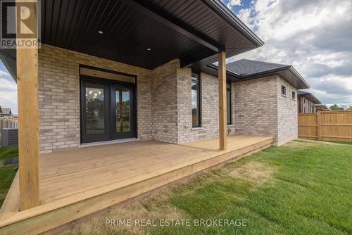 46 Elwood Street, Strathroy-Caradoc (Caradoc), ON - Outdoor With Deck Patio Veranda With Exterior