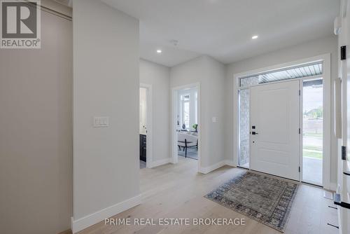 46 Elwood Street, Strathroy-Caradoc (Caradoc), ON - Indoor Photo Showing Other Room