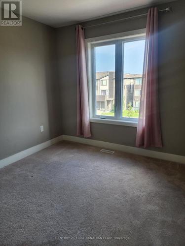 9 - 1960 Dalmagarry Road, London, ON - Indoor Photo Showing Other Room