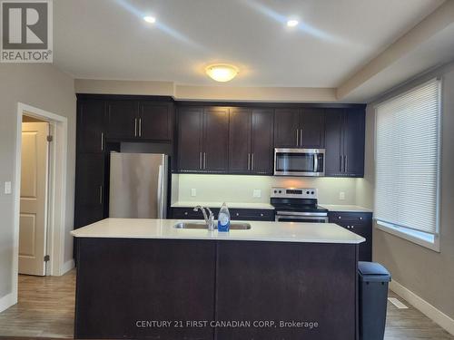 9 - 1960 Dalmagarry Road, London, ON - Indoor Photo Showing Kitchen