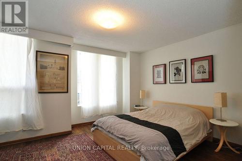 108 Sumach Street, Toronto, ON - Indoor Photo Showing Bedroom