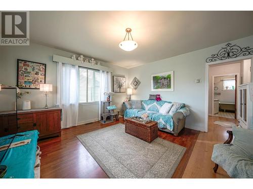 4008 31 Street, Vernon, BC - Indoor Photo Showing Bedroom