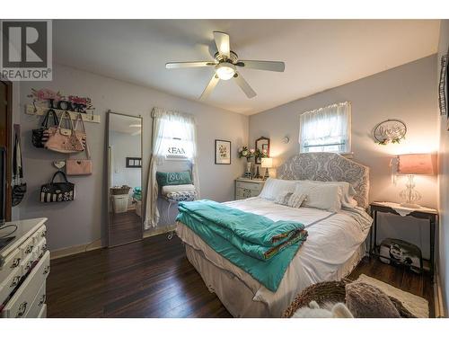 4008 31 Street, Vernon, BC - Indoor Photo Showing Bedroom