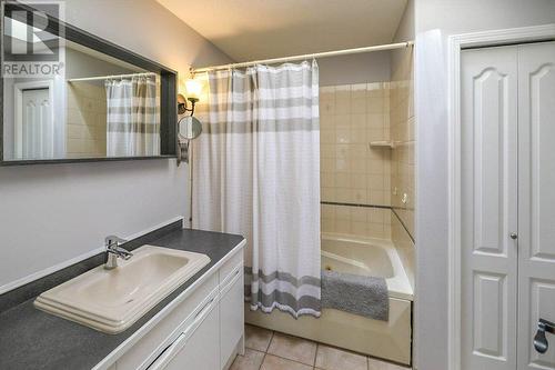 14487 Sutherland Place, Summerland, BC - Indoor Photo Showing Bathroom