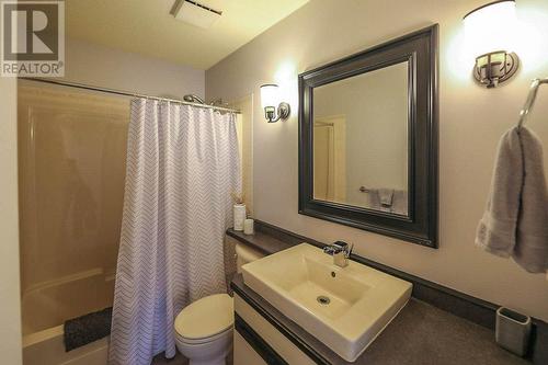 14487 Sutherland Place, Summerland, BC - Indoor Photo Showing Bathroom