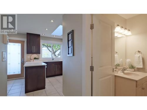 7005 Indian Rock Road Unit# 6, Naramata, BC - Indoor Photo Showing Bathroom