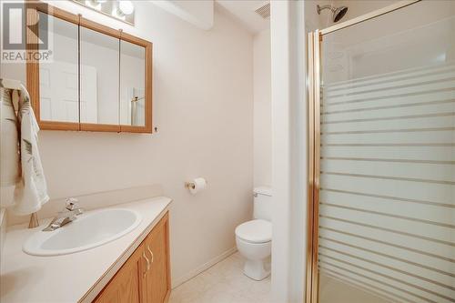 825 Merrycreek Road Unit# 111, Castlegar, BC - Indoor Photo Showing Bathroom