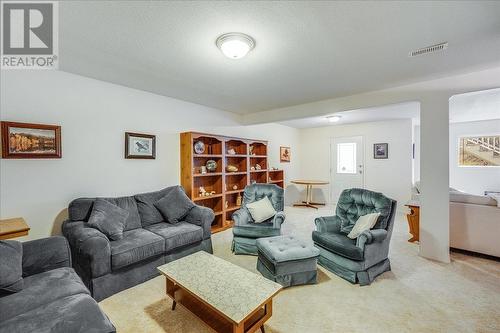 825 Merrycreek Road Unit# 111, Castlegar, BC - Indoor Photo Showing Living Room