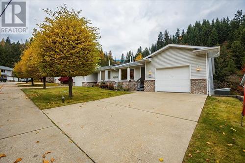 825 Merrycreek Road Unit# 111, Castlegar, BC - Outdoor With Facade