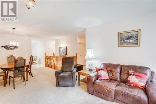 825 Merrycreek Road Unit# 111, Castlegar, BC - Indoor Photo Showing Living Room