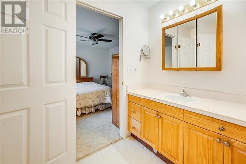 825 Merrycreek Road Unit# 111, Castlegar, BC - Indoor Photo Showing Bathroom