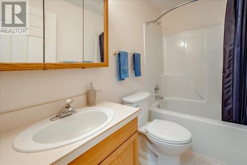 825 Merrycreek Road Unit# 111, Castlegar, BC - Indoor Photo Showing Bathroom