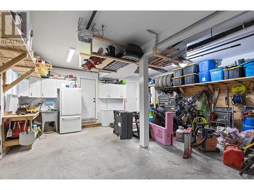 2188 Burnett Street, Kelowna, BC - Indoor