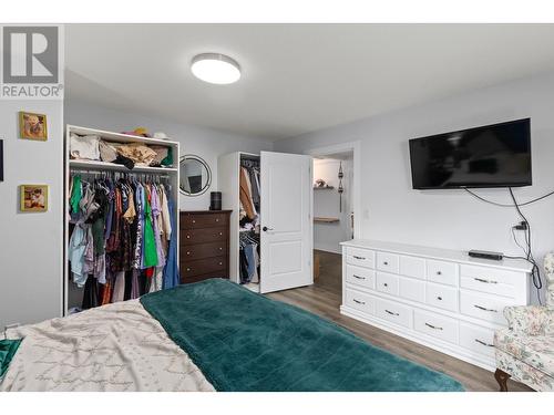 2188 Burnett Street, Kelowna, BC - Indoor Photo Showing Bedroom