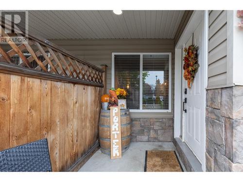 2188 Burnett Street, Kelowna, BC - Outdoor With Exterior