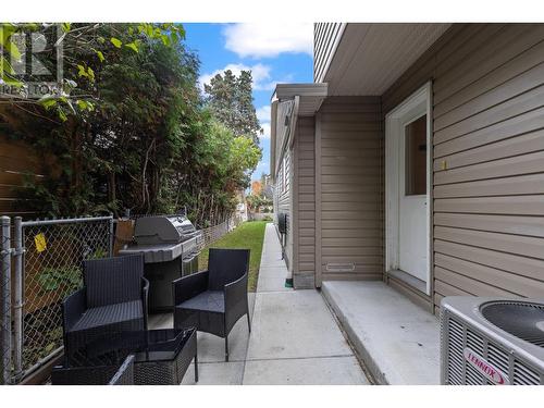 2188 Burnett Street, Kelowna, BC - Outdoor With Exterior