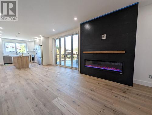 4834 Mountain View Drive, Fairmont Hot Springs, BC - Indoor Photo Showing Living Room With Fireplace