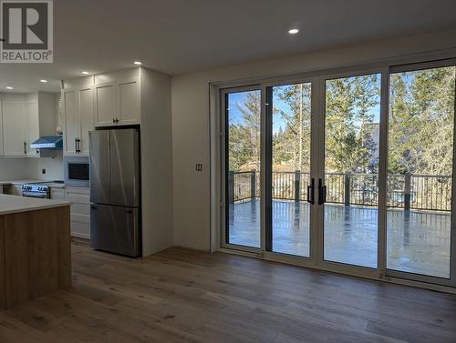 4834 Mountain View Drive, Fairmont Hot Springs, BC - Indoor Photo Showing Kitchen