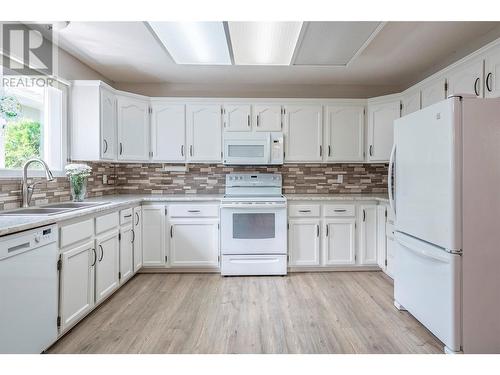 1108 14 Avenue Unit# 134, Vernon, BC - Indoor Photo Showing Kitchen