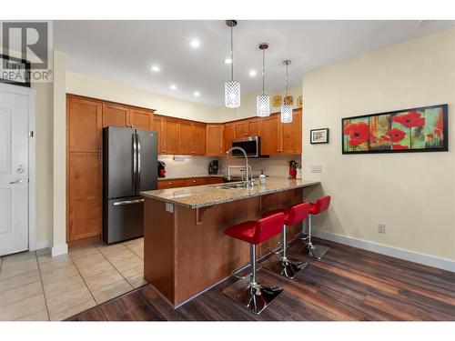 2210 Upper Sundance Drive Unit# 1306, West Kelowna, BC - Indoor Photo Showing Kitchen With Double Sink