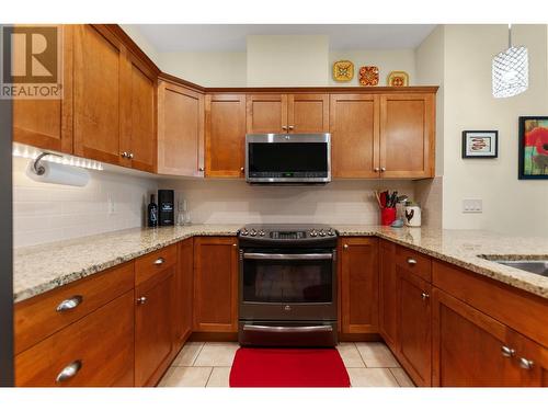 2210 Upper Sundance Drive Unit# 1306, West Kelowna, BC - Indoor Photo Showing Kitchen