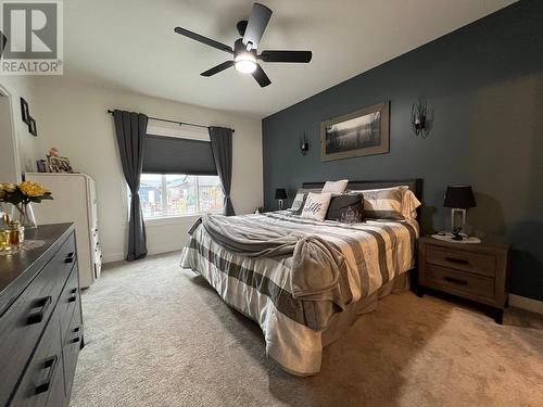 927 9Th Avenue, Vernon, BC - Indoor Photo Showing Bedroom