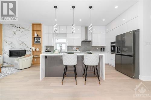 8 Melville Drive, Ottawa, ON - Indoor Photo Showing Kitchen With Upgraded Kitchen