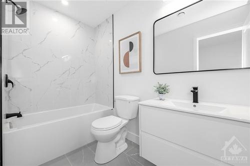 8 Melville Drive, Ottawa, ON - Indoor Photo Showing Bathroom