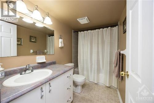 136 Patterson Crescent, Carleton Place, ON - Indoor Photo Showing Bathroom