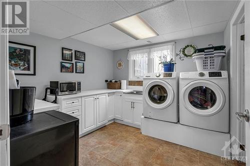 11473 Lakeshore Drive, Iroquois, ON - Indoor Photo Showing Laundry Room