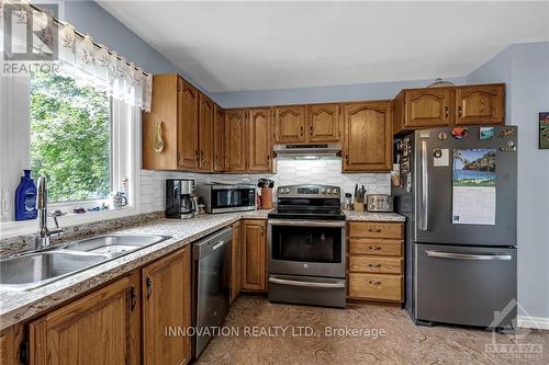 11473 Lakeshore Drive, South Dundas, ON - Indoor Photo Showing Kitchen With Double Sink